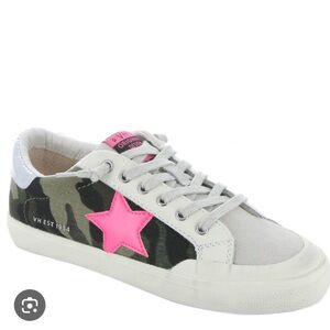 NWT Vintage Havana Dorit camo multi pink sneakers 7.5